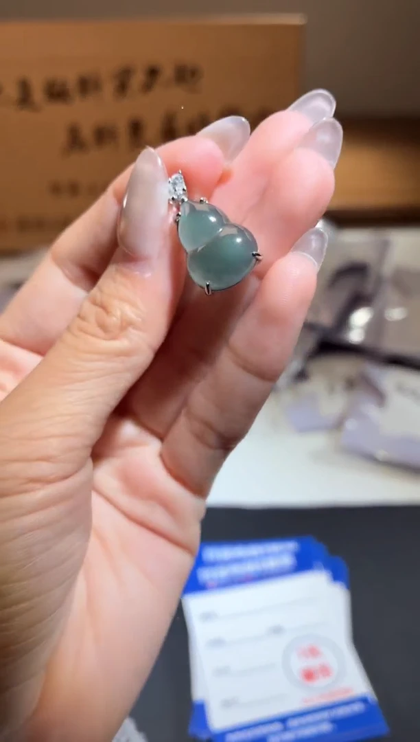吊坠(不含链)未镶嵌翡翠葫芦