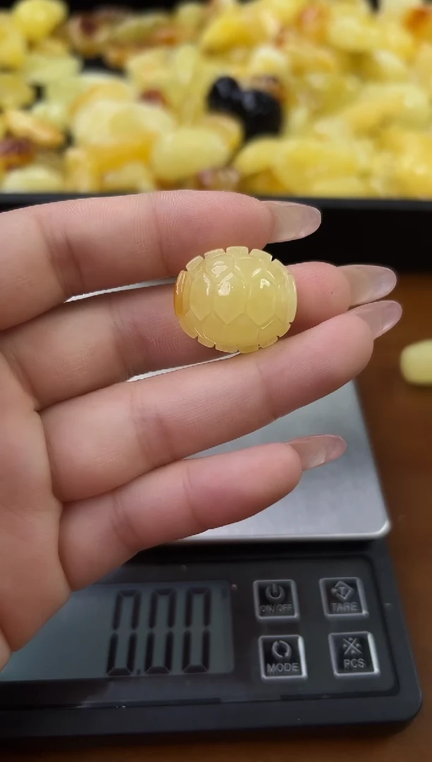 未镶嵌蜜蜡裸石琥珀蜜蜡吊坠