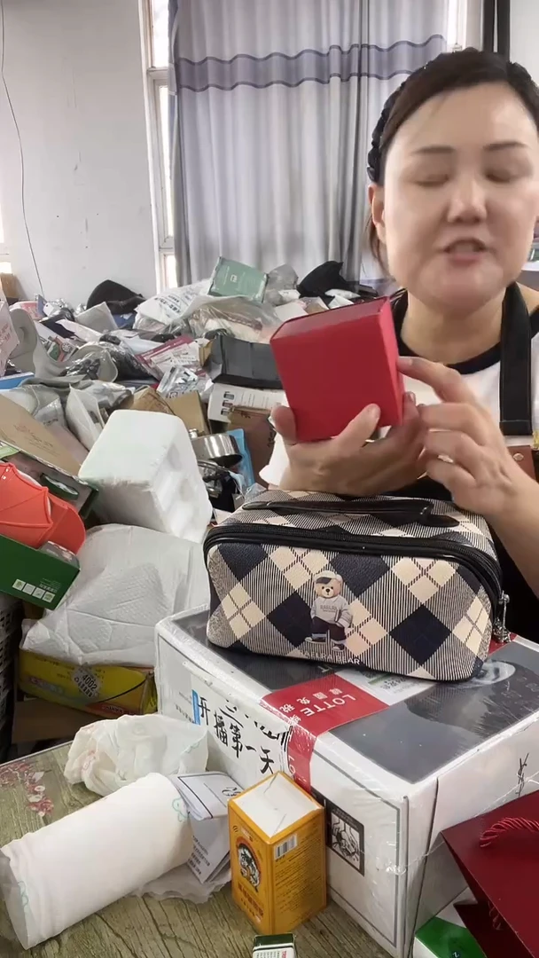 牦牛剖层皮革琪琪女包1号店超好看发图片款环环相扣