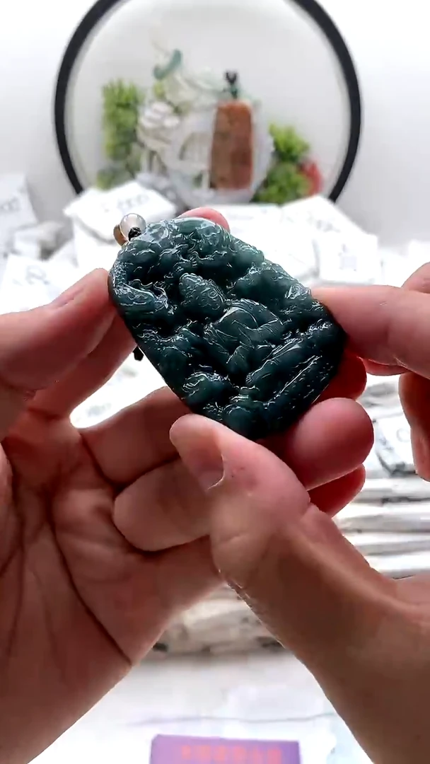 颈饰未镶嵌翡翠九龙观音