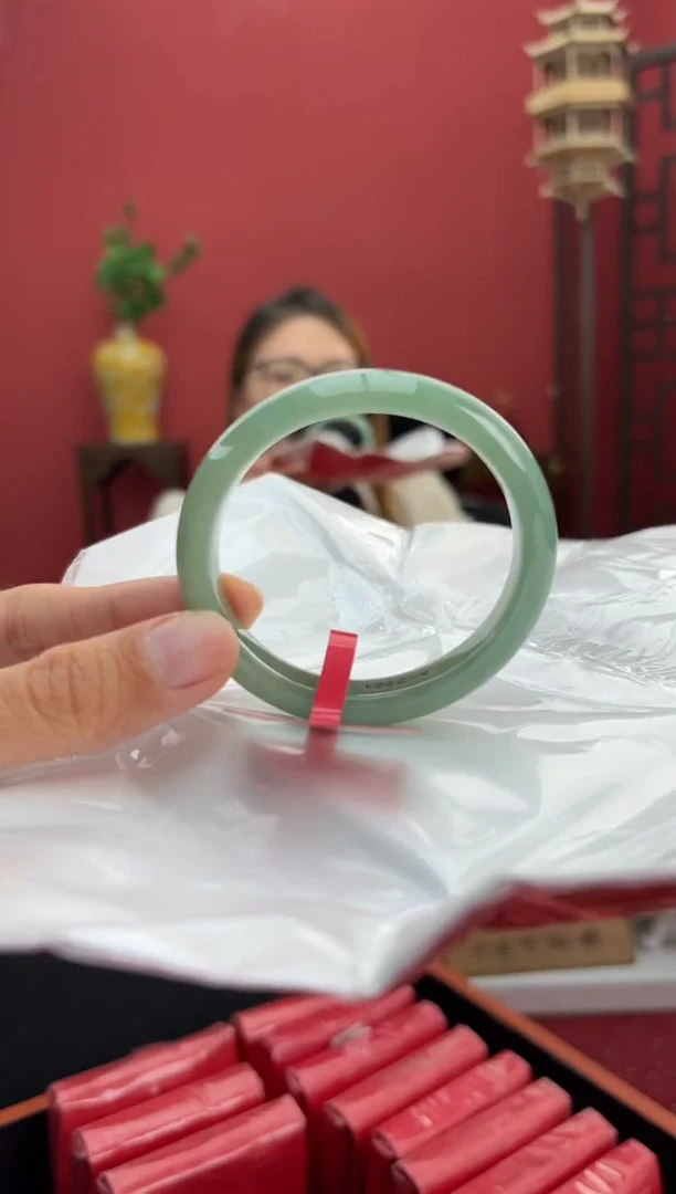 翡翠手镯（贵妃镯）未镶嵌12手镯