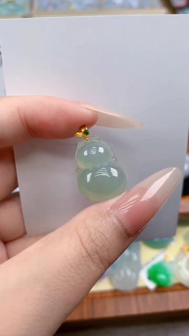 颈饰未镶嵌翡翠天然A货翡翠挂件