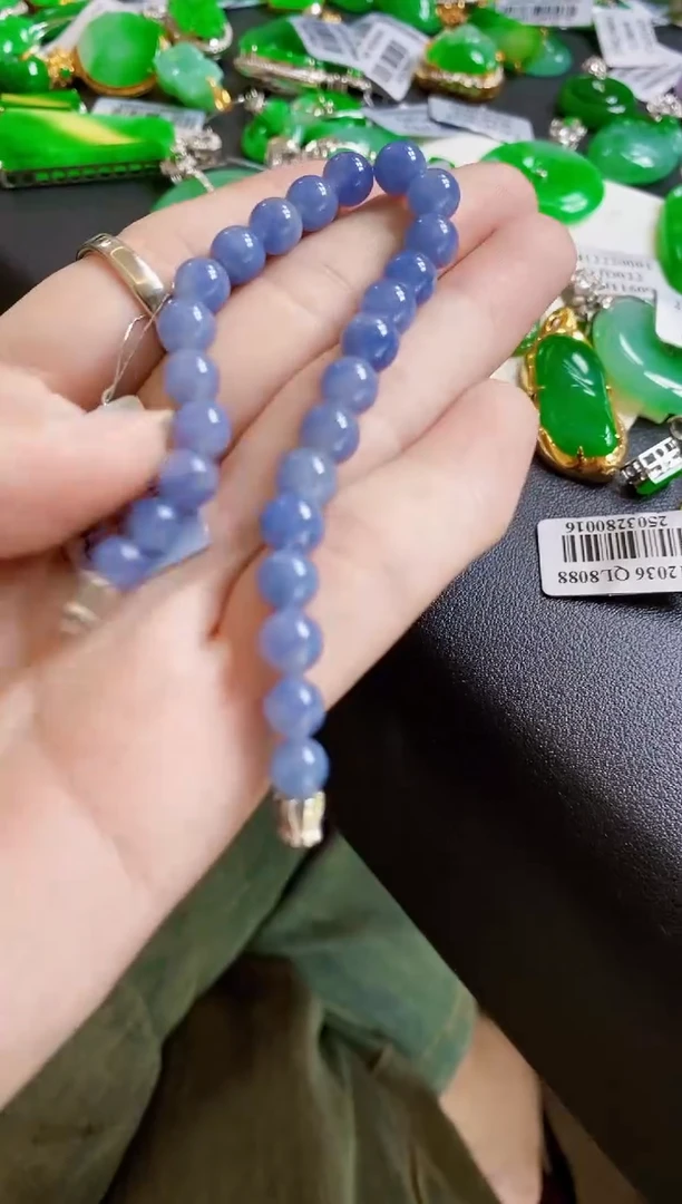 颈饰18K金镶嵌翡翠手链