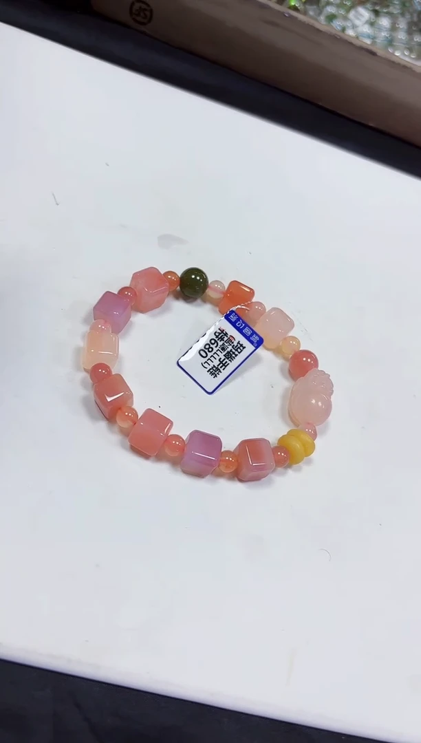 未镶嵌颈饰玛瑙/玉髓手链