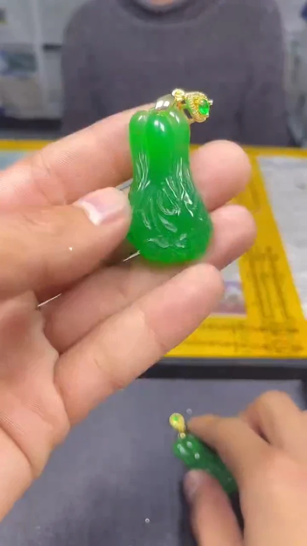 时尚精美高端白菜吊坠18