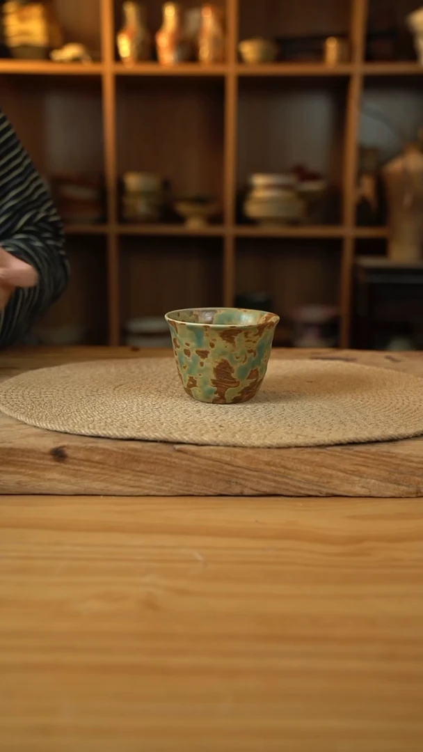 黄绿色系列的手捏牛奶杯1个