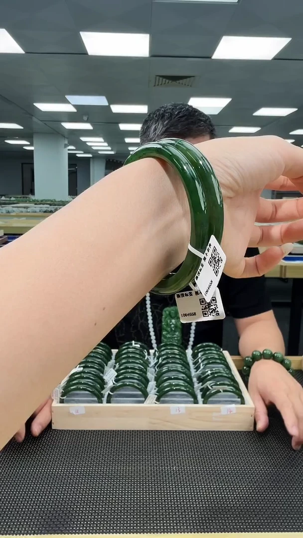 未镶嵌手镯和田玉美人条圈口56 多样性发一