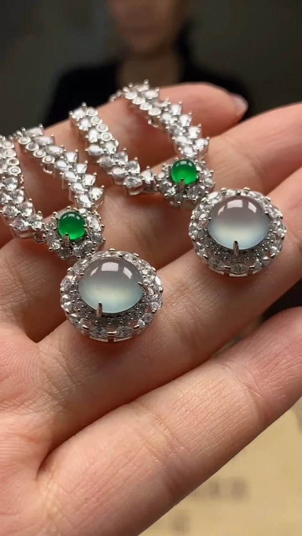 翡翠未镶嵌颈饰多样性发货【只发一件】*q22配盒