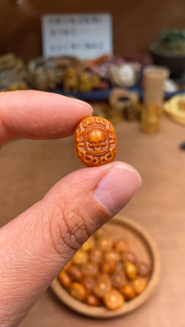 【闪购商品】牛骨其他P278-双面恶灵-有棕裂