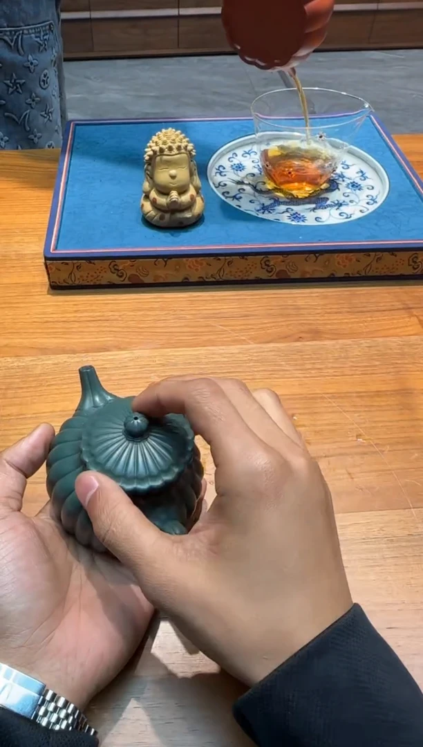 孙博 苏门答腊青 伴菊壶