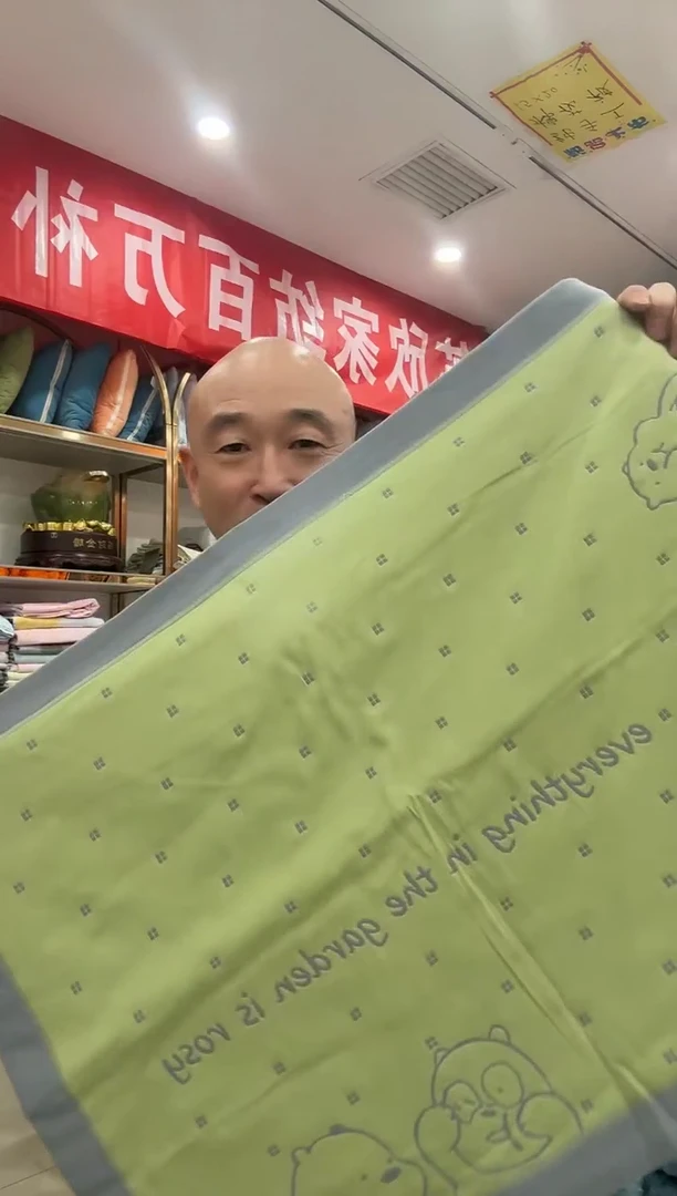 聚酯纤维轻奢风枕套 绿色灰色