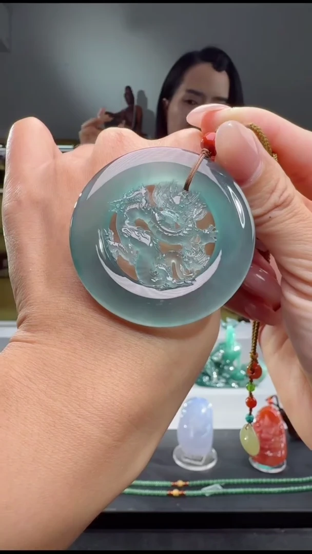 吊坠(不含链)未镶嵌翡翠龙牌（多样性发其一）