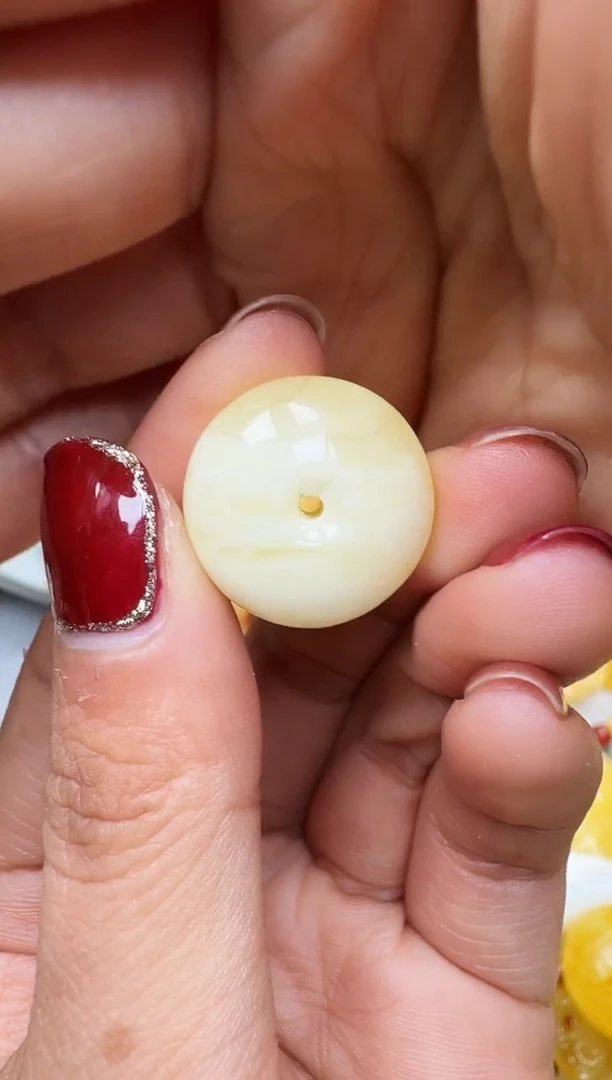 【闪购商品】琥珀裸石未镶嵌挂坠