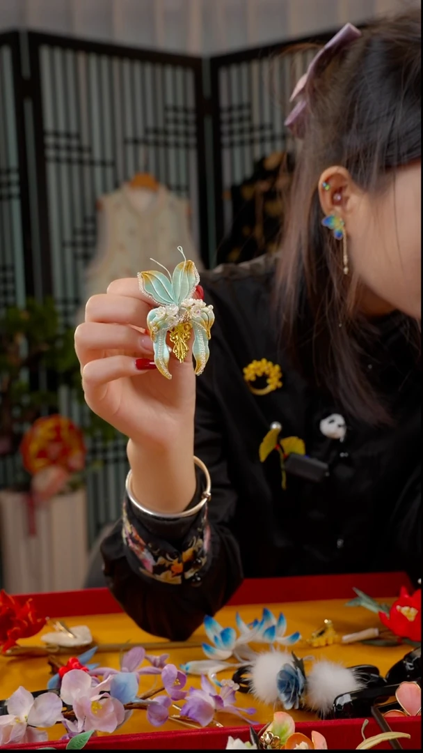 刺绣非遗绒花手工饰品