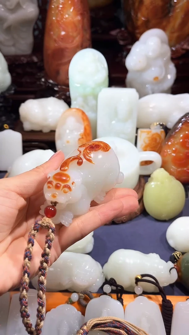 未镶嵌和田玉把件貔貅