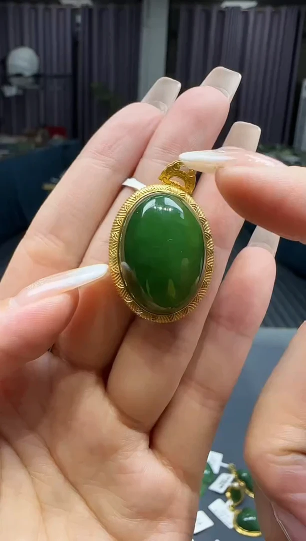 和田玉18K金镶嵌挂件1