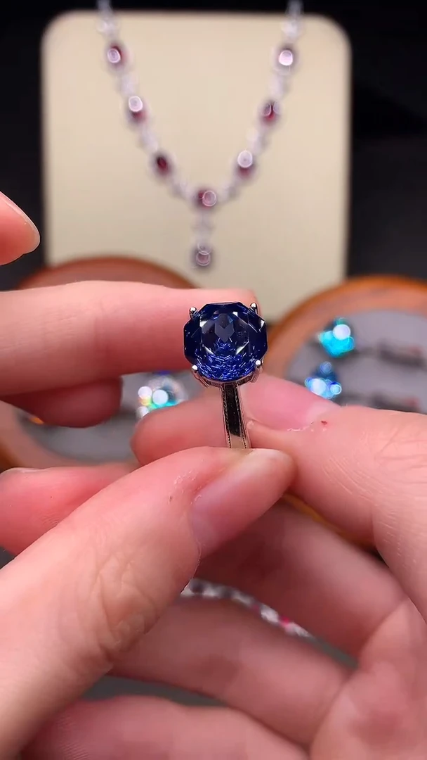 银S925镶嵌戒指托帕石·····