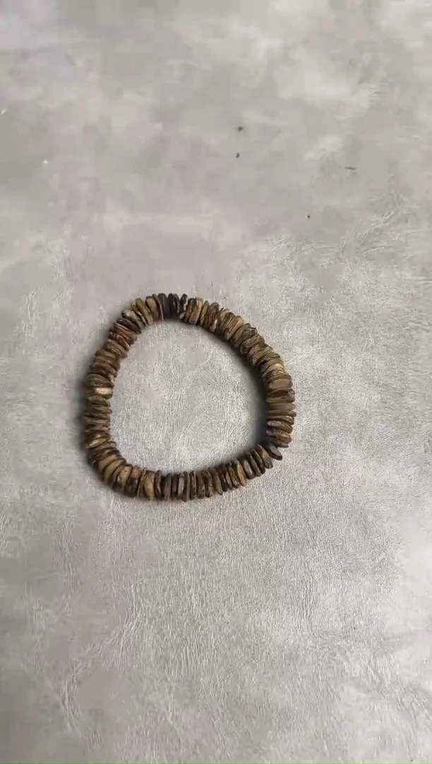 沉香手串香港随形单圈片珠，多样性发其一