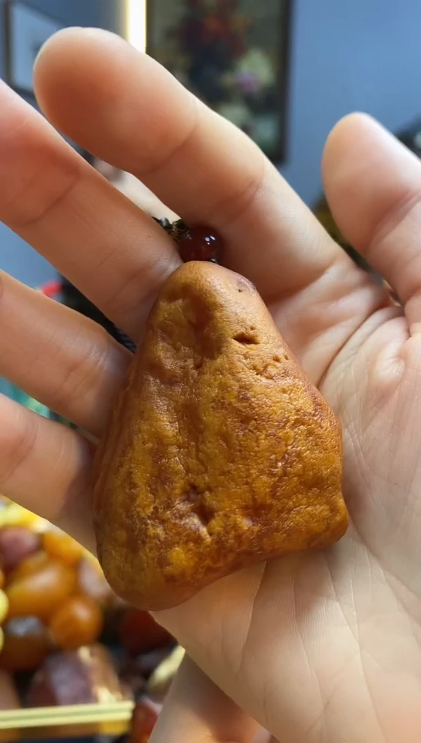 未镶嵌颈饰琥珀吊坠