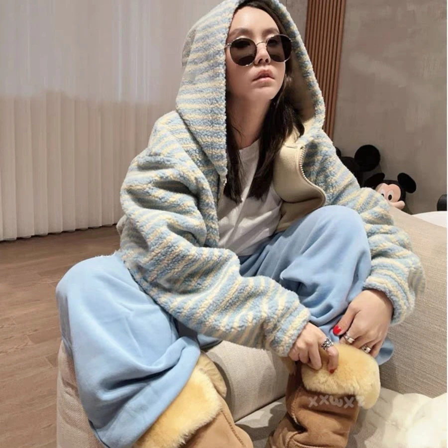 2025新款韩系撞色大帽子保暖时尚韩女清新条纹外套