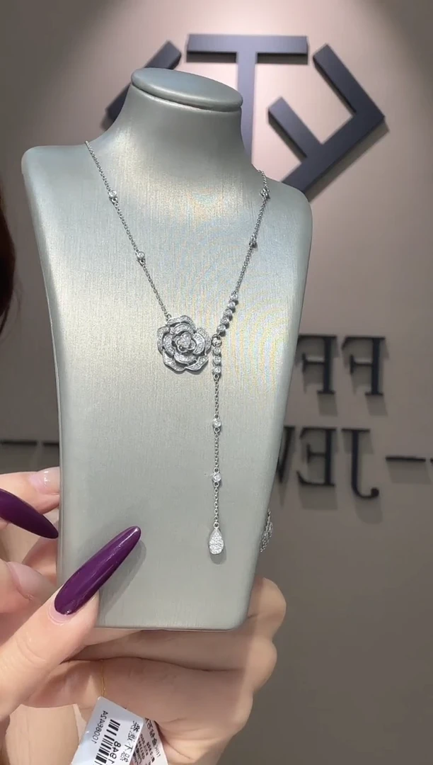 项链18K金镶嵌钻石安*儿XP0063 Y字山茶花 多样性