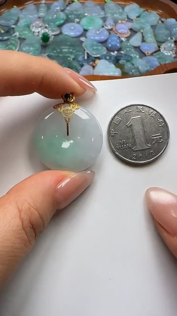 翡翠18K金镶嵌吊坠(不含链)平安扣