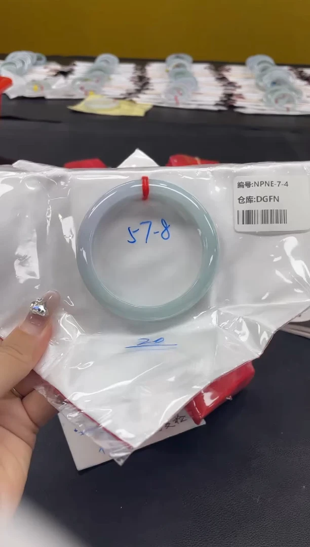 未镶嵌手镯翡翠翡翠手镯