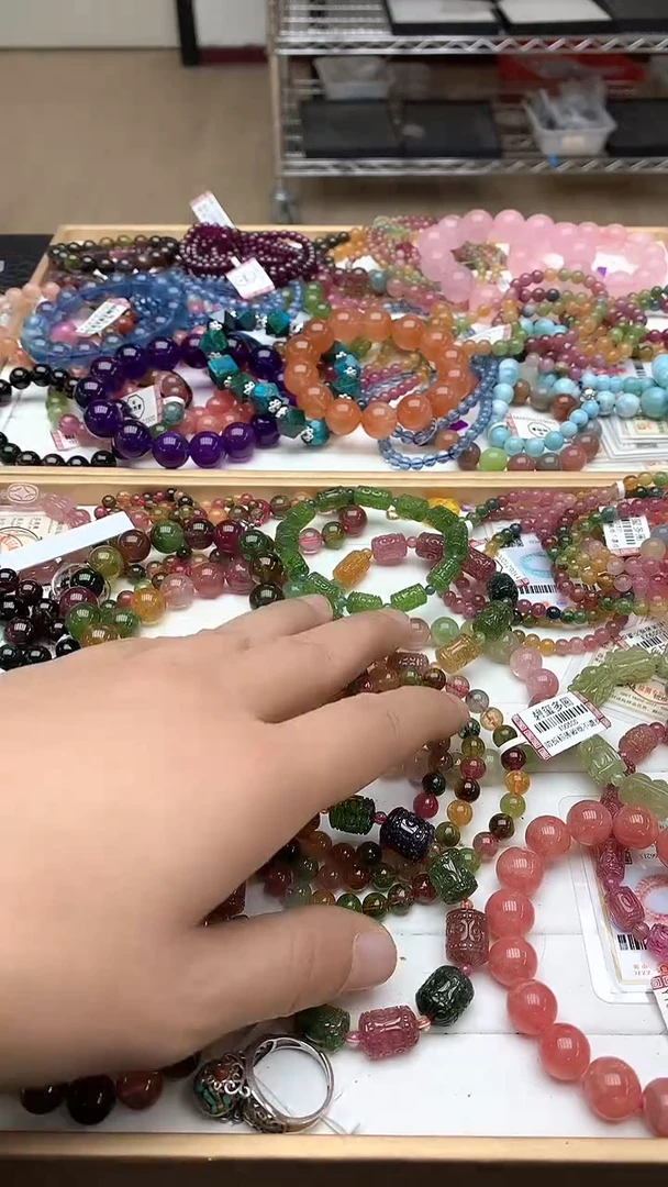 【闪购商品】石英质玉手镯未镶嵌手链105