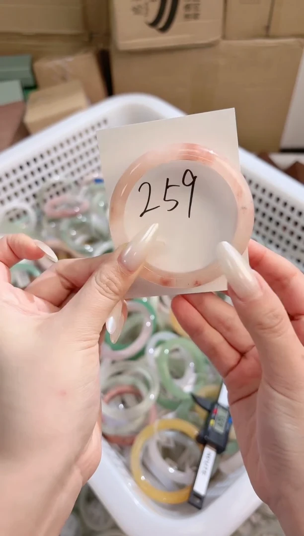 石英质玉手镯未镶嵌K259-56.6