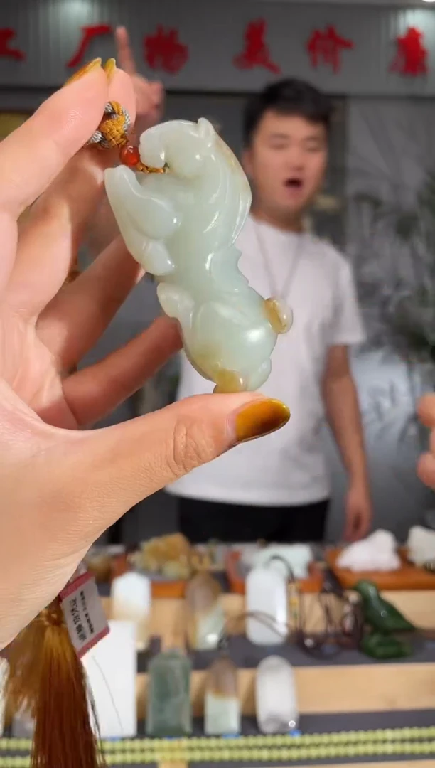 和田玉未镶嵌颈饰1