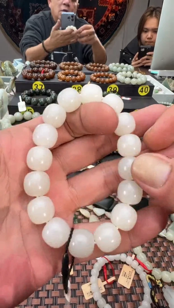 未镶嵌手串和田玉黑山料老型珠手串卡12X13