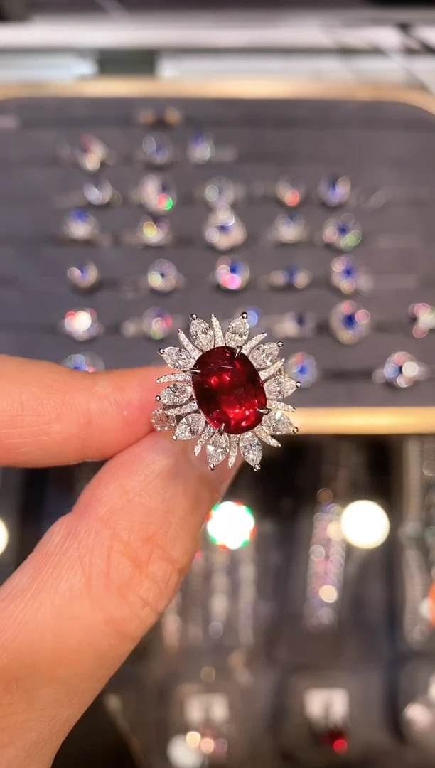 戒指18K金镶嵌红宝石【闪购】4.16ct/无烧鸽血红/同步展会价