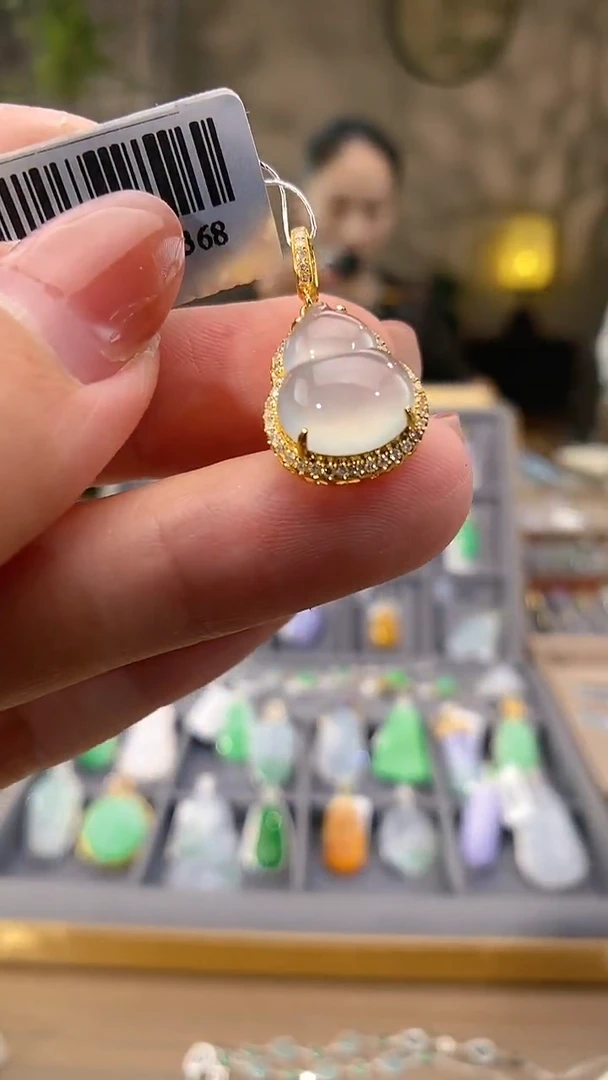 吊坠(不含链)18K金镶嵌翡翠葫芦