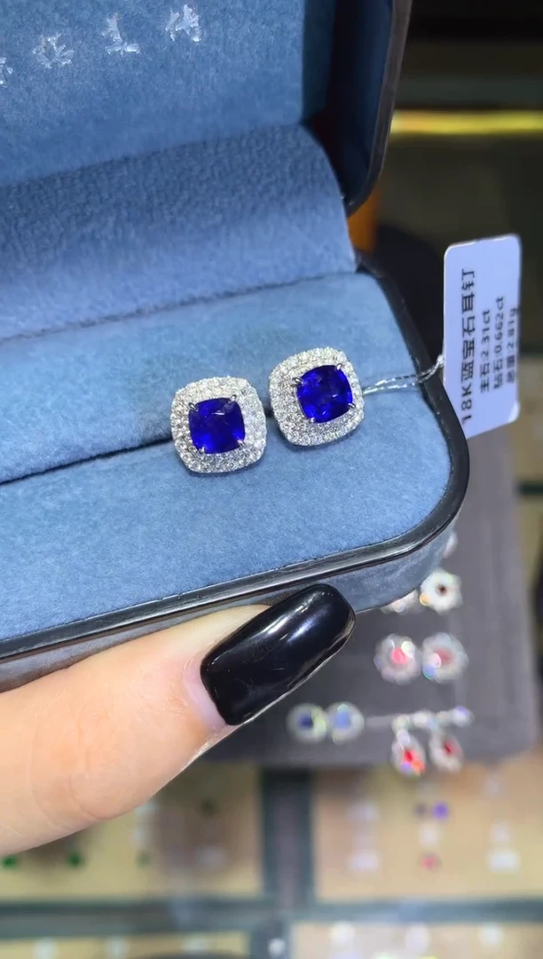 耳饰蓝宝石18K金镶嵌2.31ct