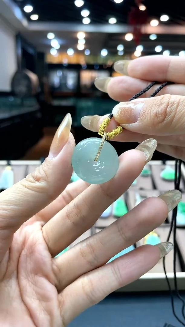 【闪购商品】翡翠颈饰未镶嵌平安扣