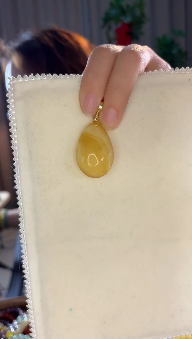 【闪购商品】未镶嵌蜜蜡颈饰蜜蜡水滴吊坠