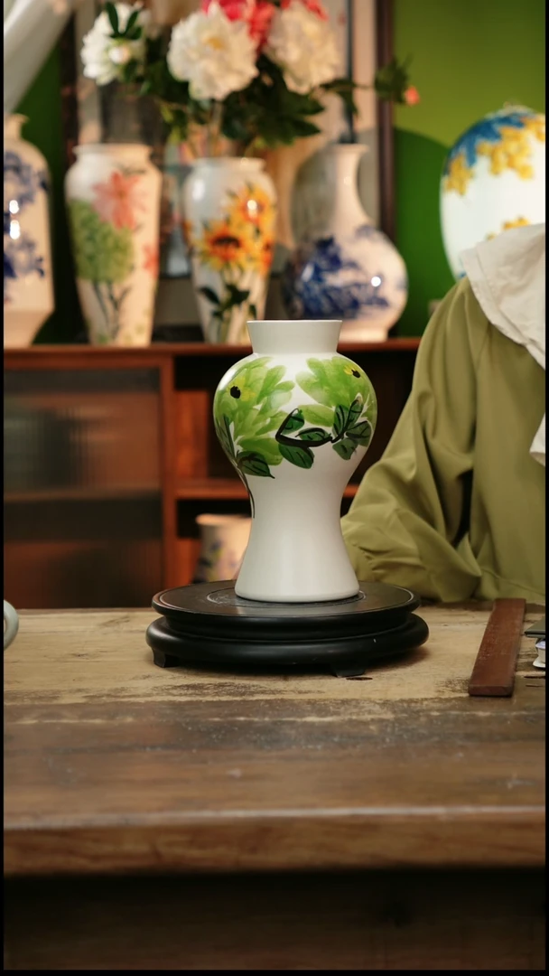摆件 景德镇纯手工釉下彩精品花瓶