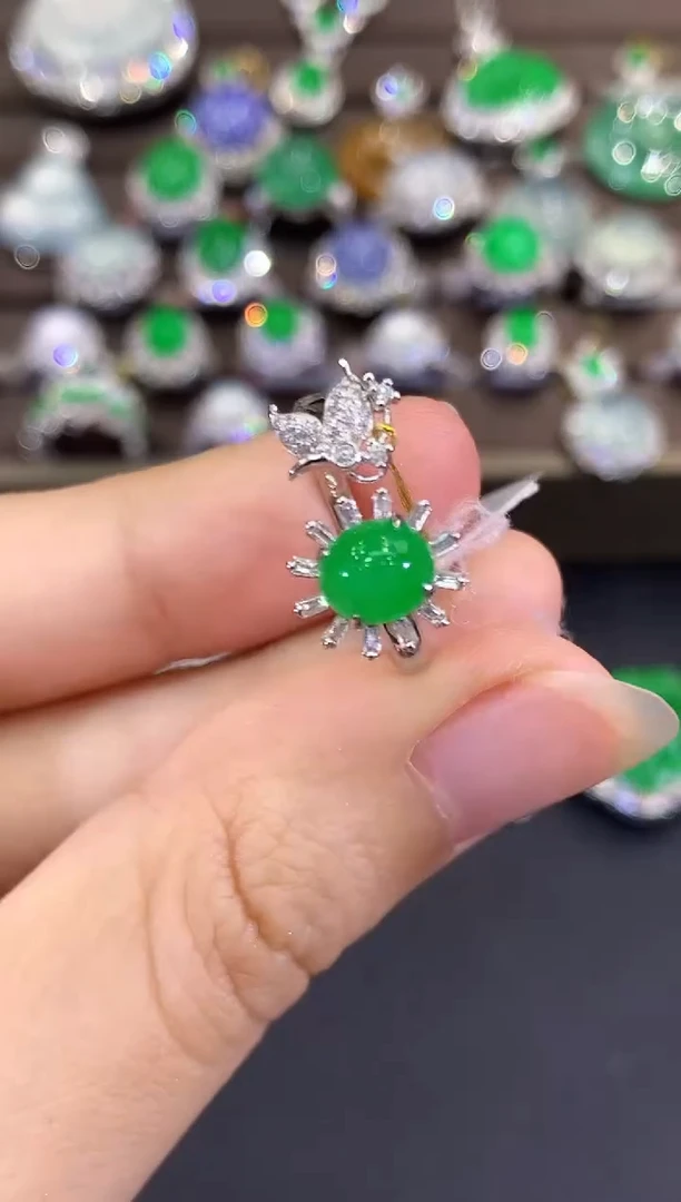 18K金镶嵌戒指翡翠B119