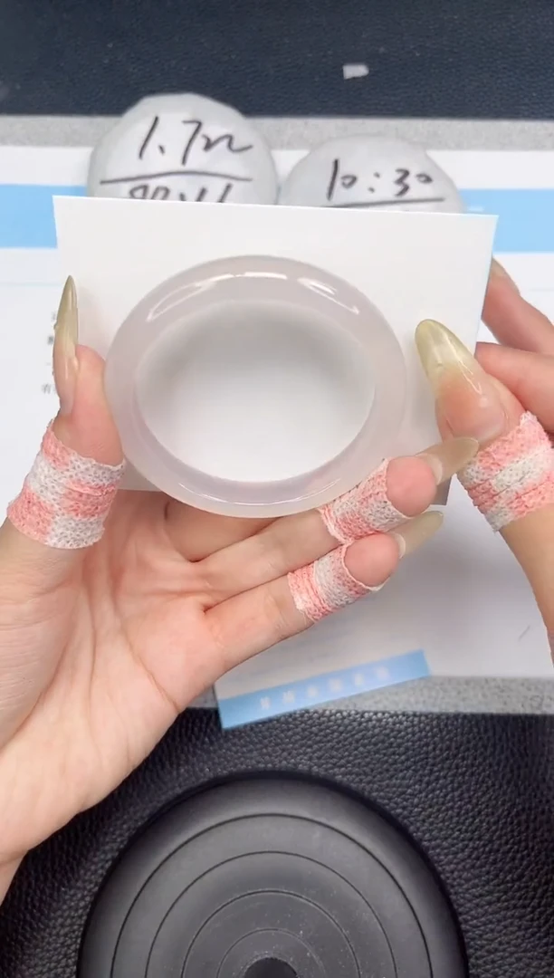 石英质玉手镯未镶嵌268-52.3