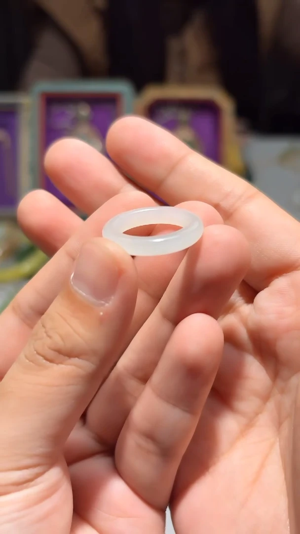 颈饰未镶嵌和田玉指环17.9