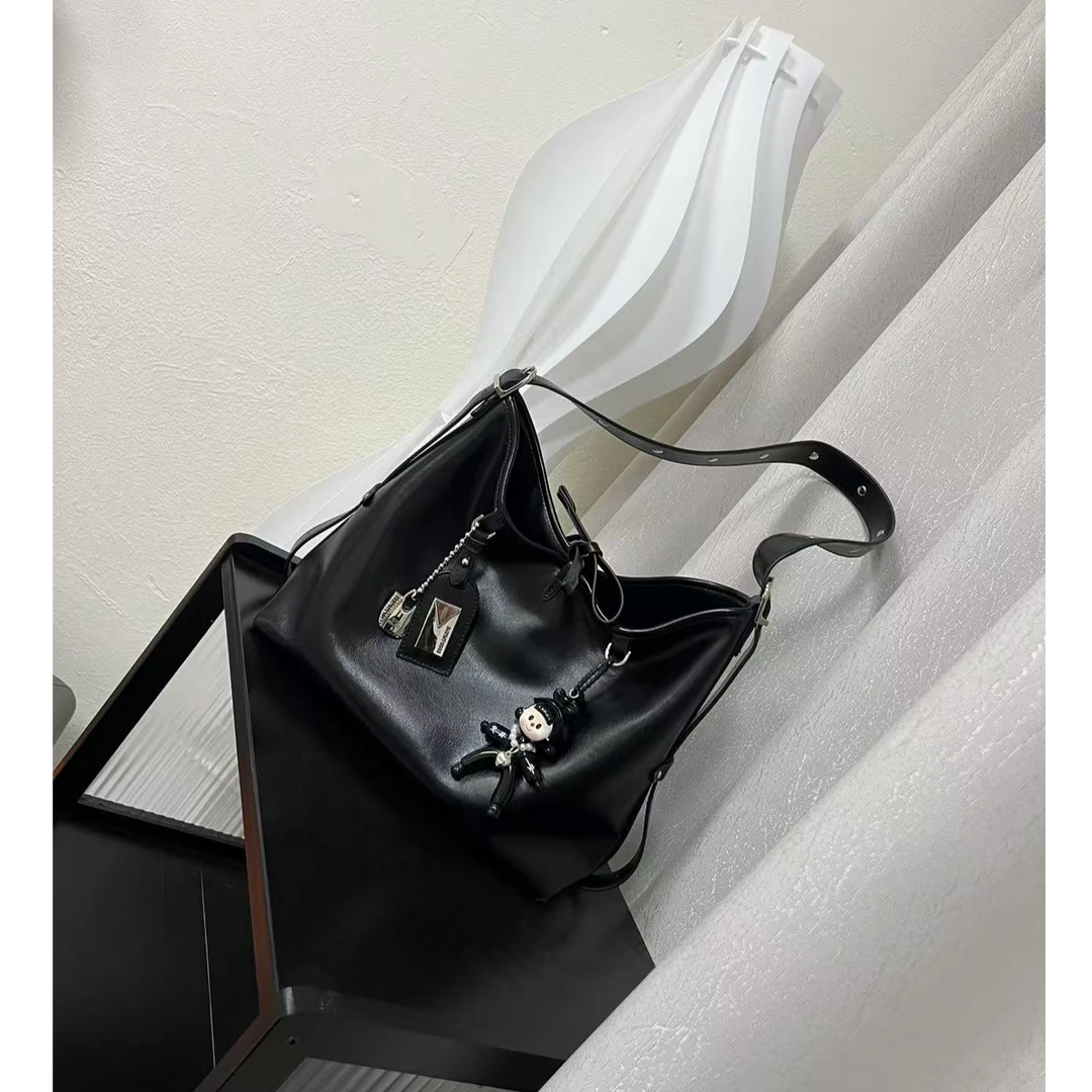 包包女时尚休闲大包2025新款女包通勤单肩斜挎包托特水桶包999