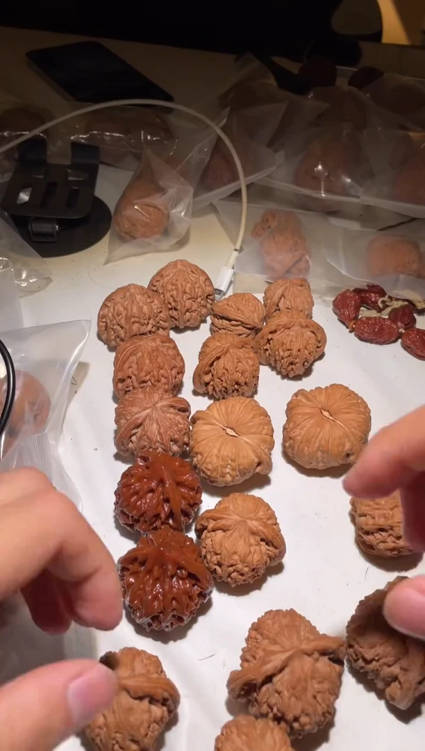 把件文玩核桃包****)三角白