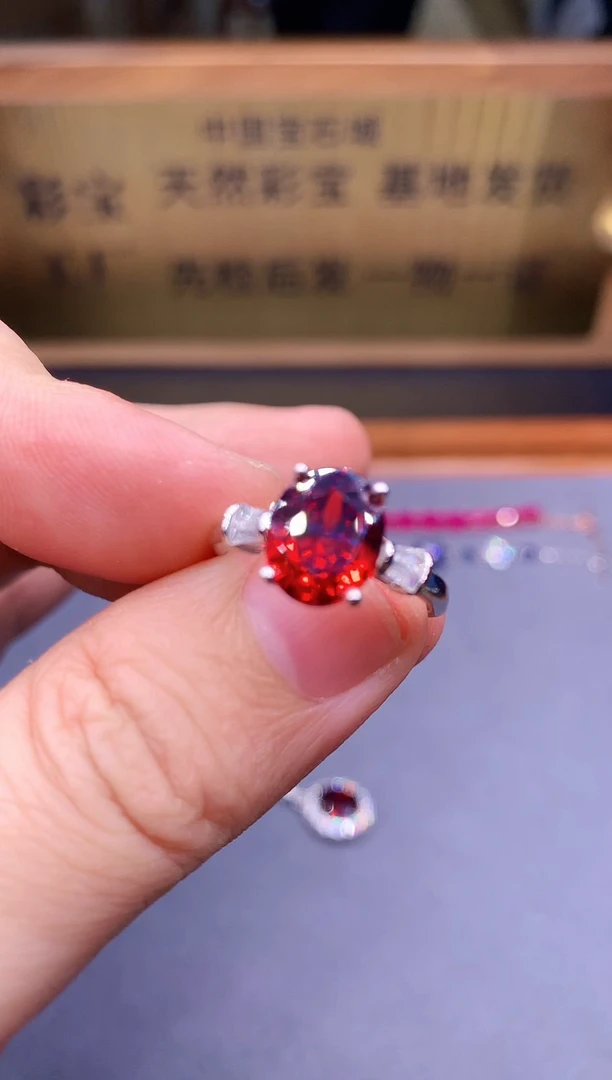 【闪购商品】石榴石戒指银S925镶嵌........