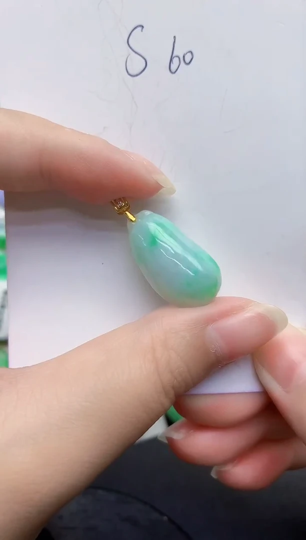 颈饰未镶嵌翡翠缅甸天然翡翠A货
