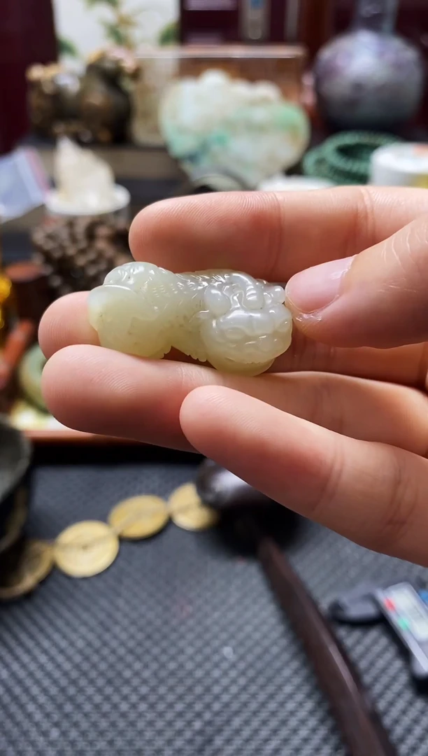 未镶嵌和田玉挂件貔貅