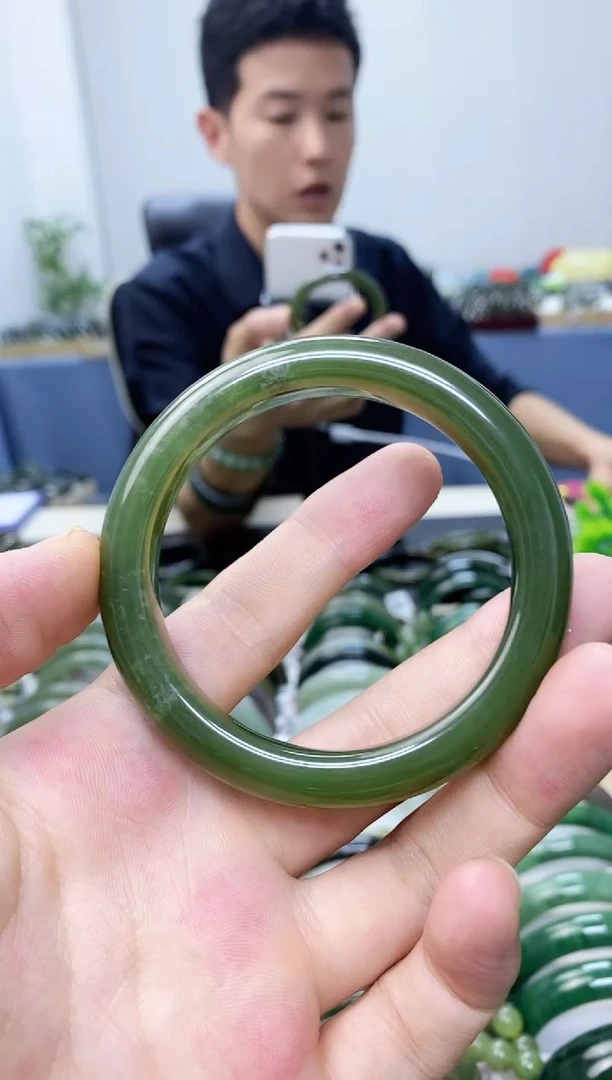 和田玉手镯未镶嵌56.5