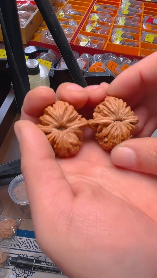 【闪购商品】文玩核桃把件36四座楼