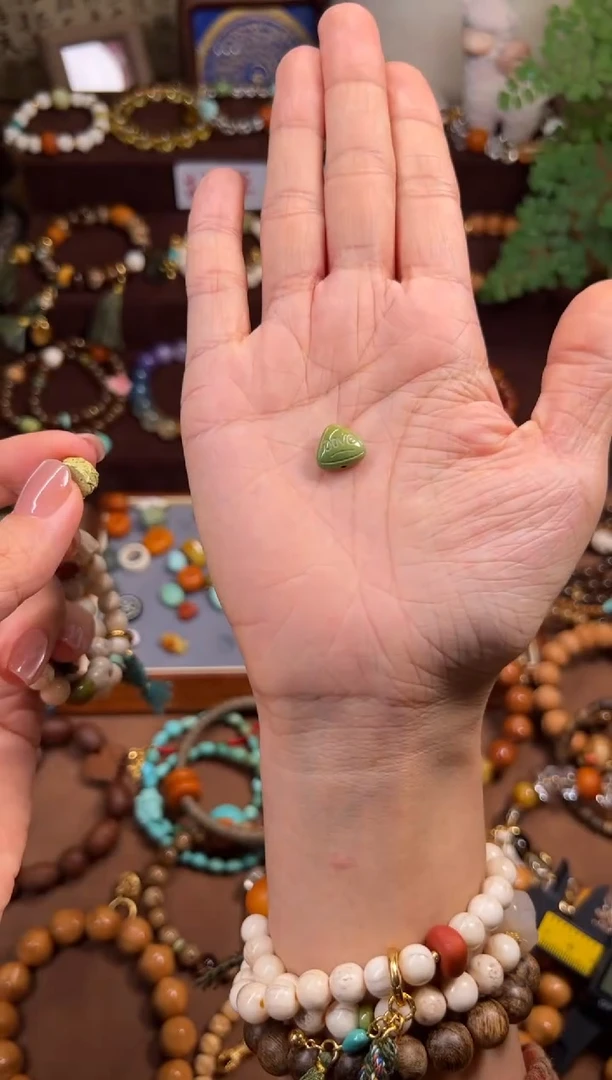 德芙三角小牌牌单颗