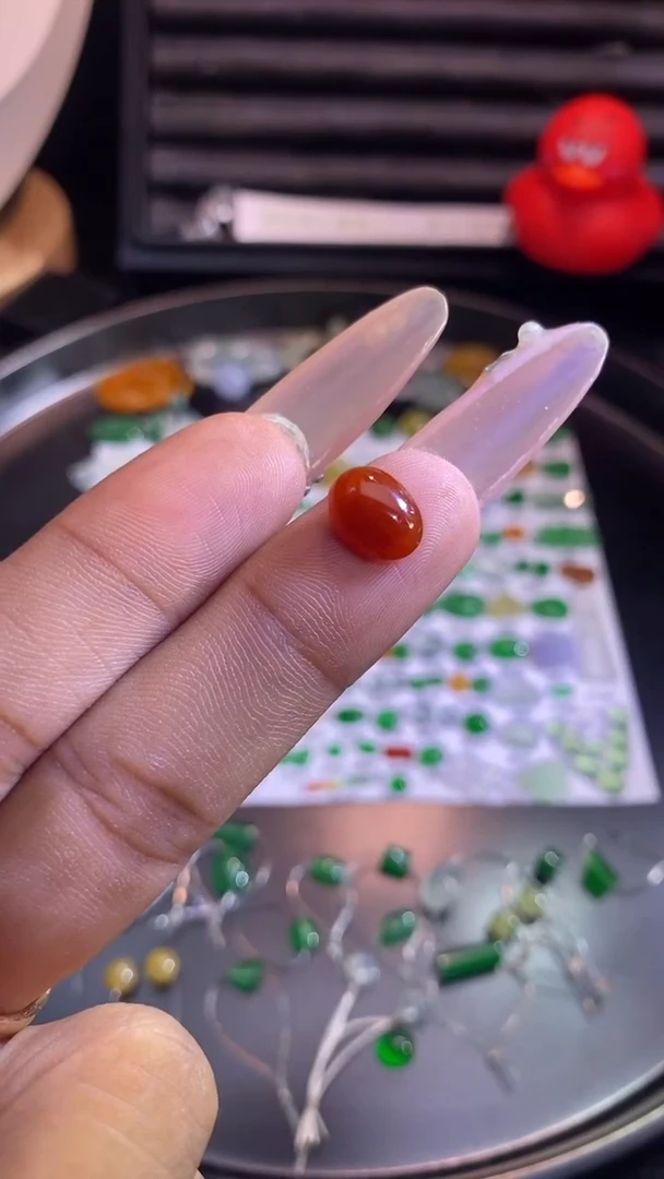 翡翠挂件未镶嵌蛋