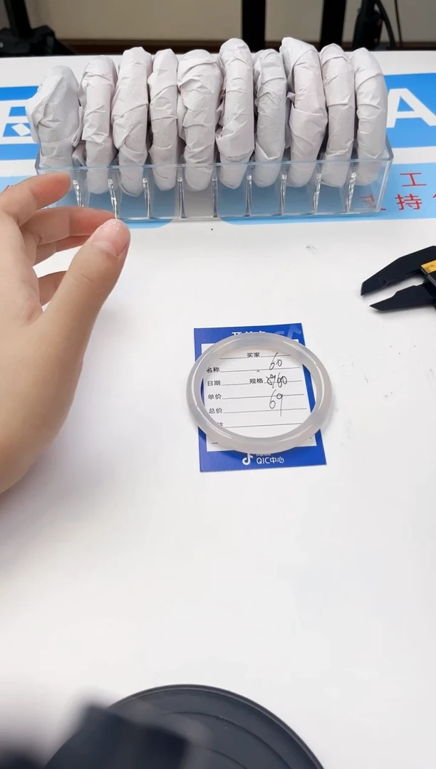 未镶嵌手镯石英质玉60石英质玉玛瑙
